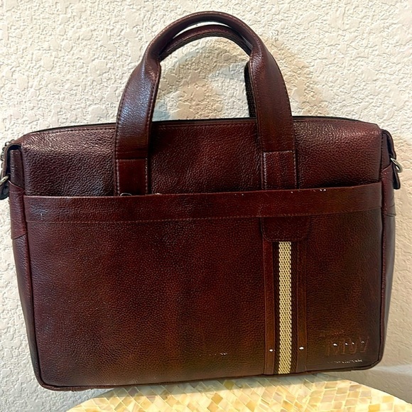 Microsoft Other - Microsoft leather laptop bag